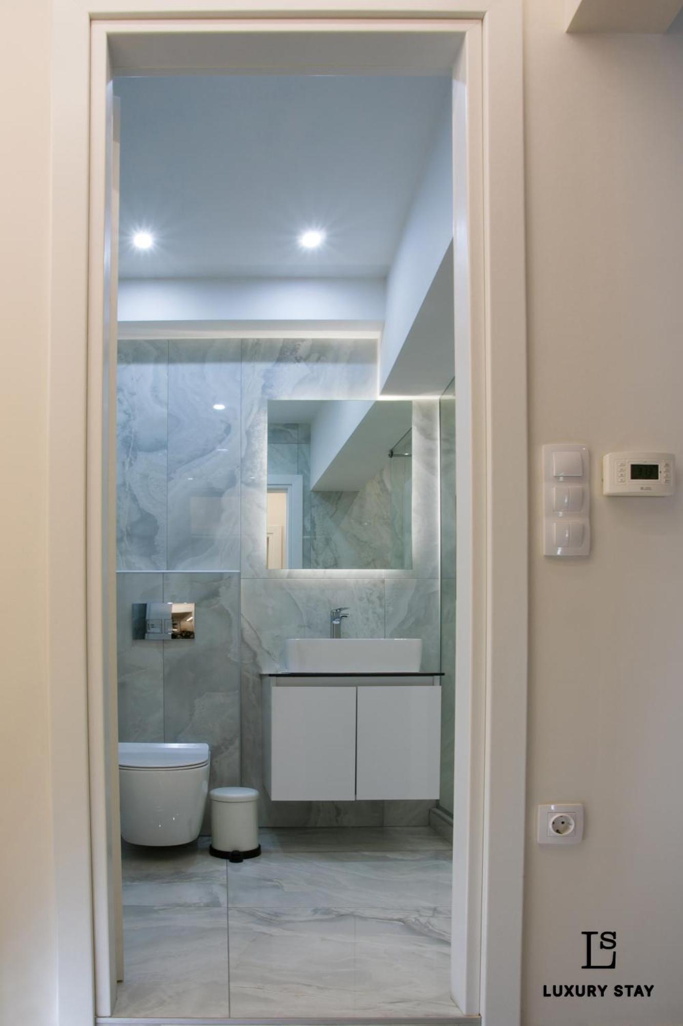 Luxury * Salonic